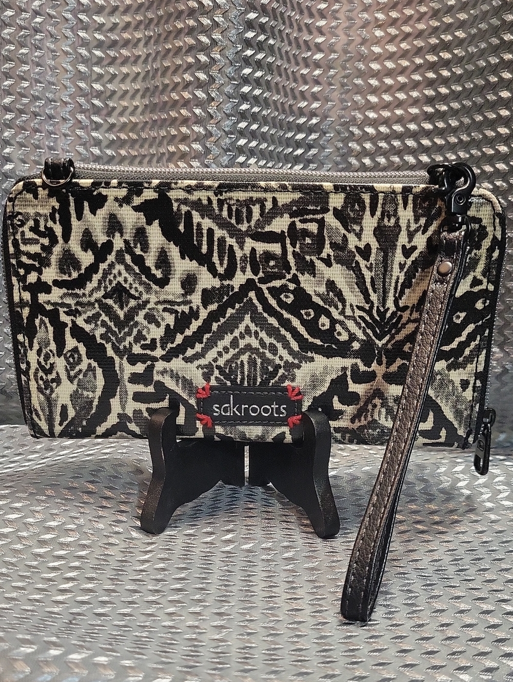 Sakroots Black & Cream Patterned Wristlet Clutch with Detachable Strap